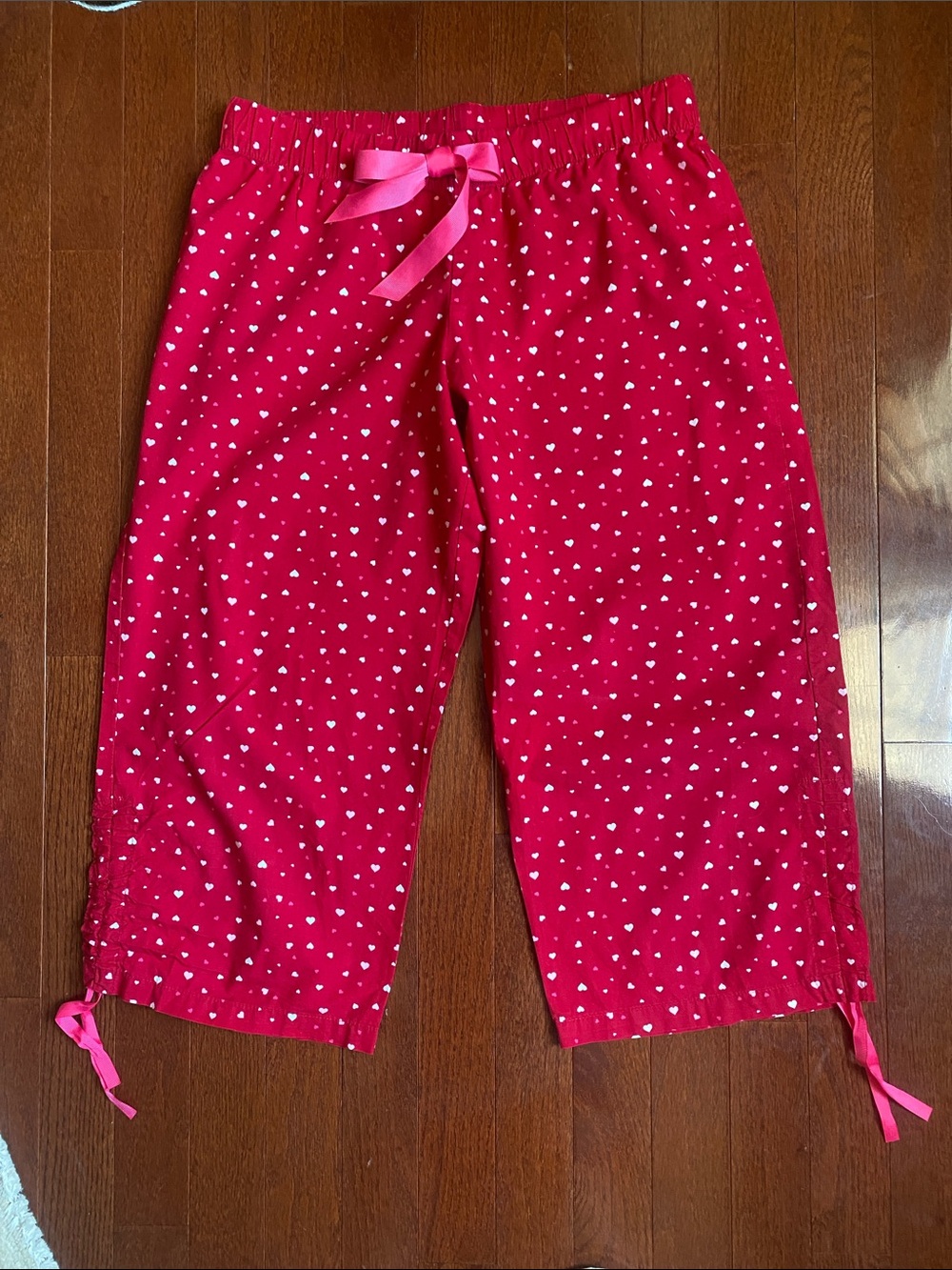 Xhilaration Red with Hot Pink & White Heart Print Pajama Capris - Picture 3 of 7